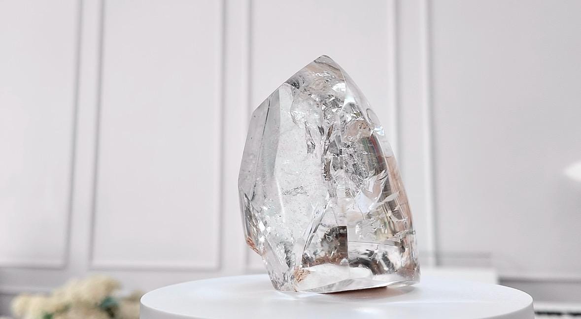 Brazilian Clear Quartz Crystal Point: Master Healer, Energy Amplifier (0.72kg)
