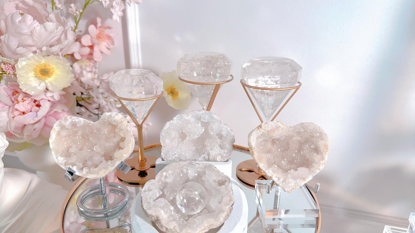 Clear Quartz diamond with stand