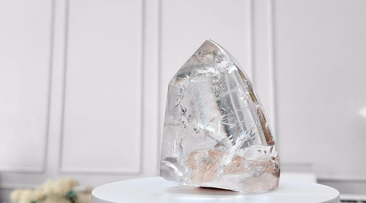 Brazilian Clear Quartz Crystal Point: Master Healer, Energy Amplifier (0.72kg)