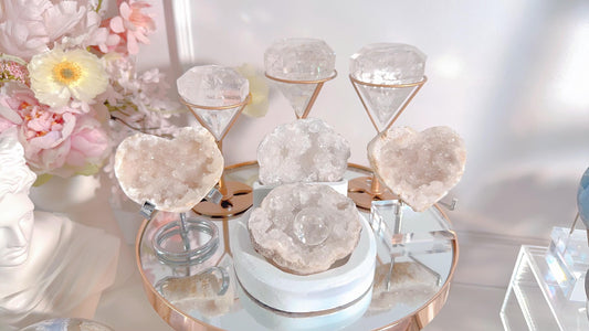 Clear Quartz diamond with stand